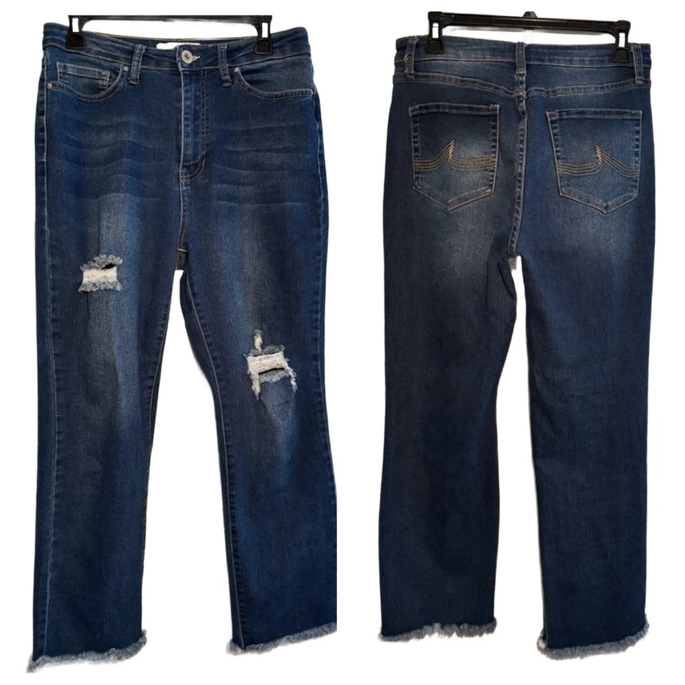 California Vintage | Women Straight Leg Frayed Hem Distressed Jean Pant  11/30
